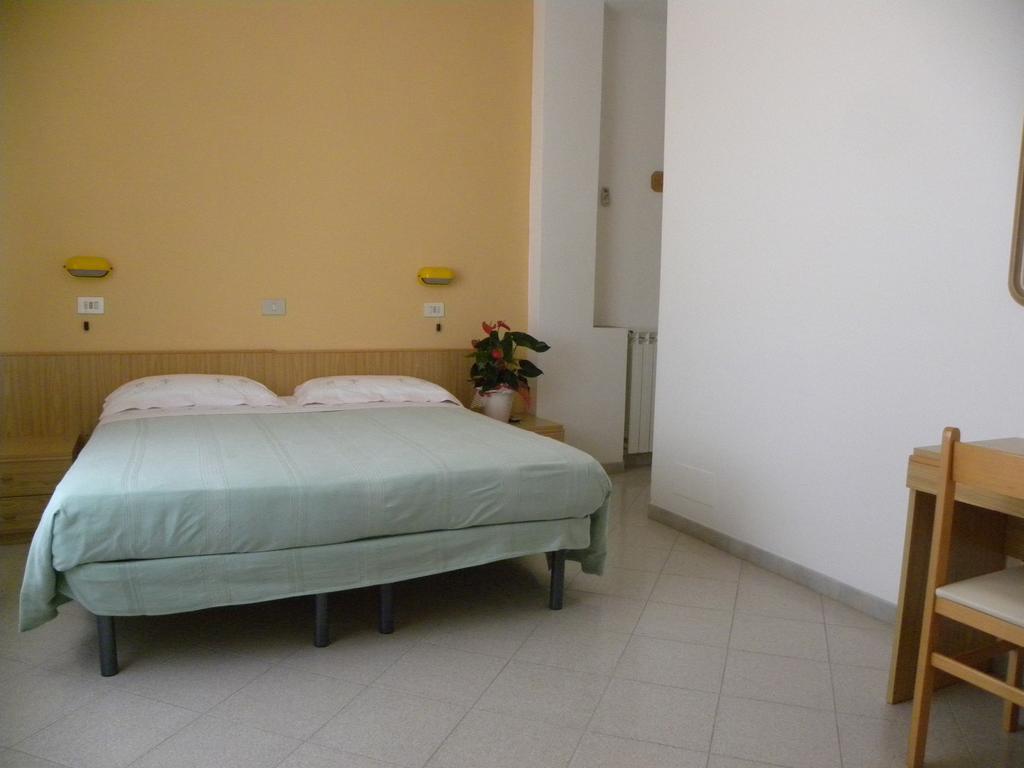 Hotel Pensione Andrea Chianciano Terme Exterior foto